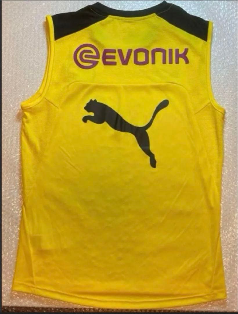 ドルトムント➕リヴァプールスリーブレストレーニングシャツ　サイズ海外S