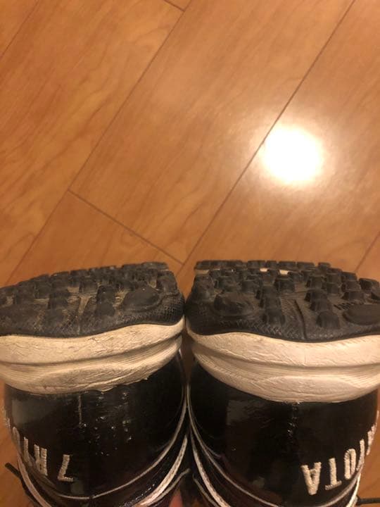 脇谷亮太選手実使用　トレーニングシューズ