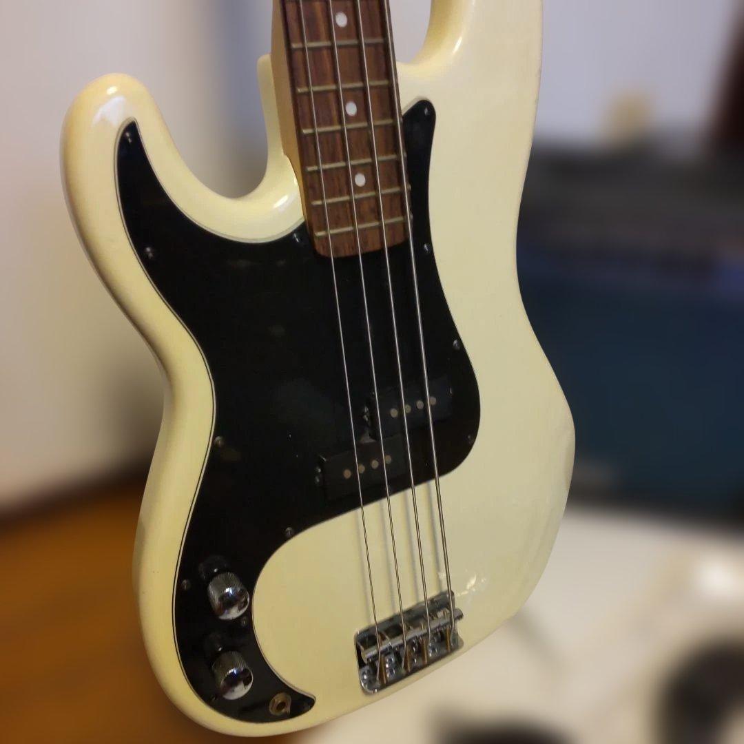 格安！左きき用 セルダーエレキベース、各種付属品付