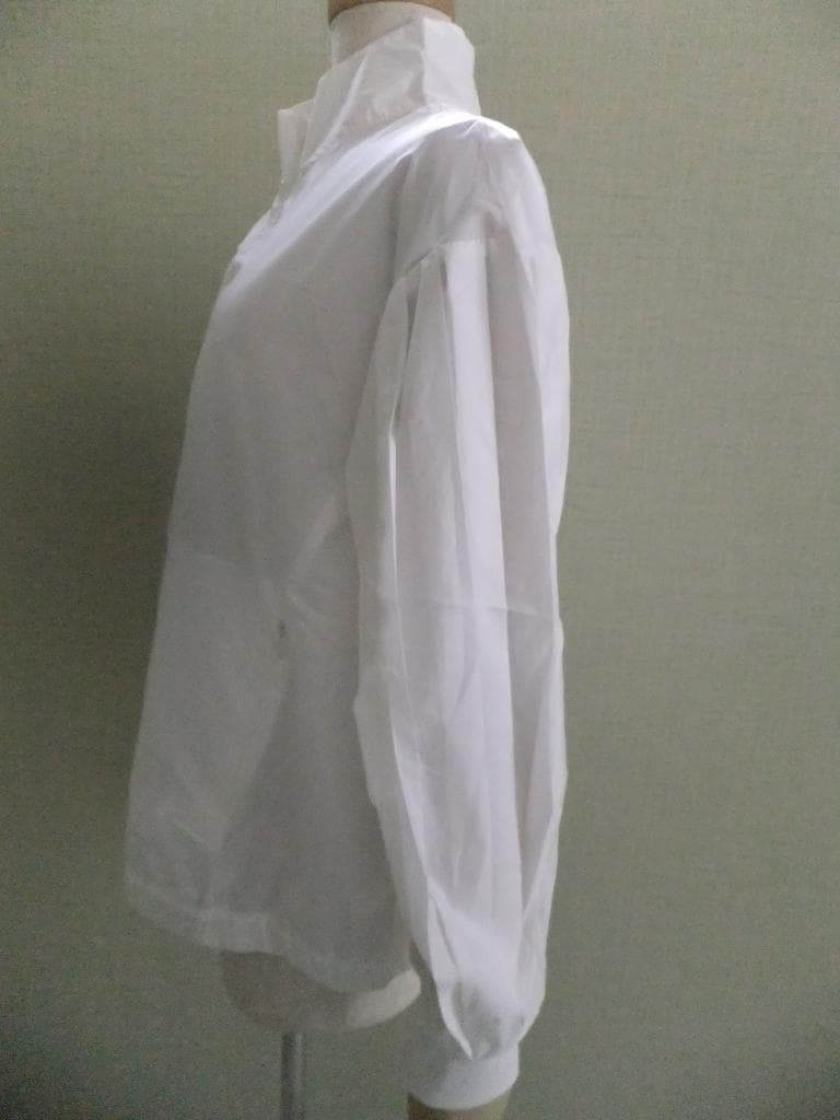 新品タグ付き エレッセ テニスウェア　プリーツジャケット L ホワイト