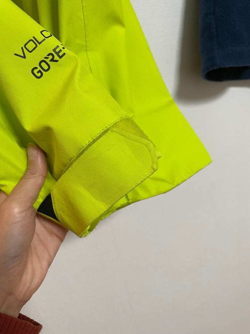 VOLCOM ゴアテックス スノーボードウェア レディース 上下セット