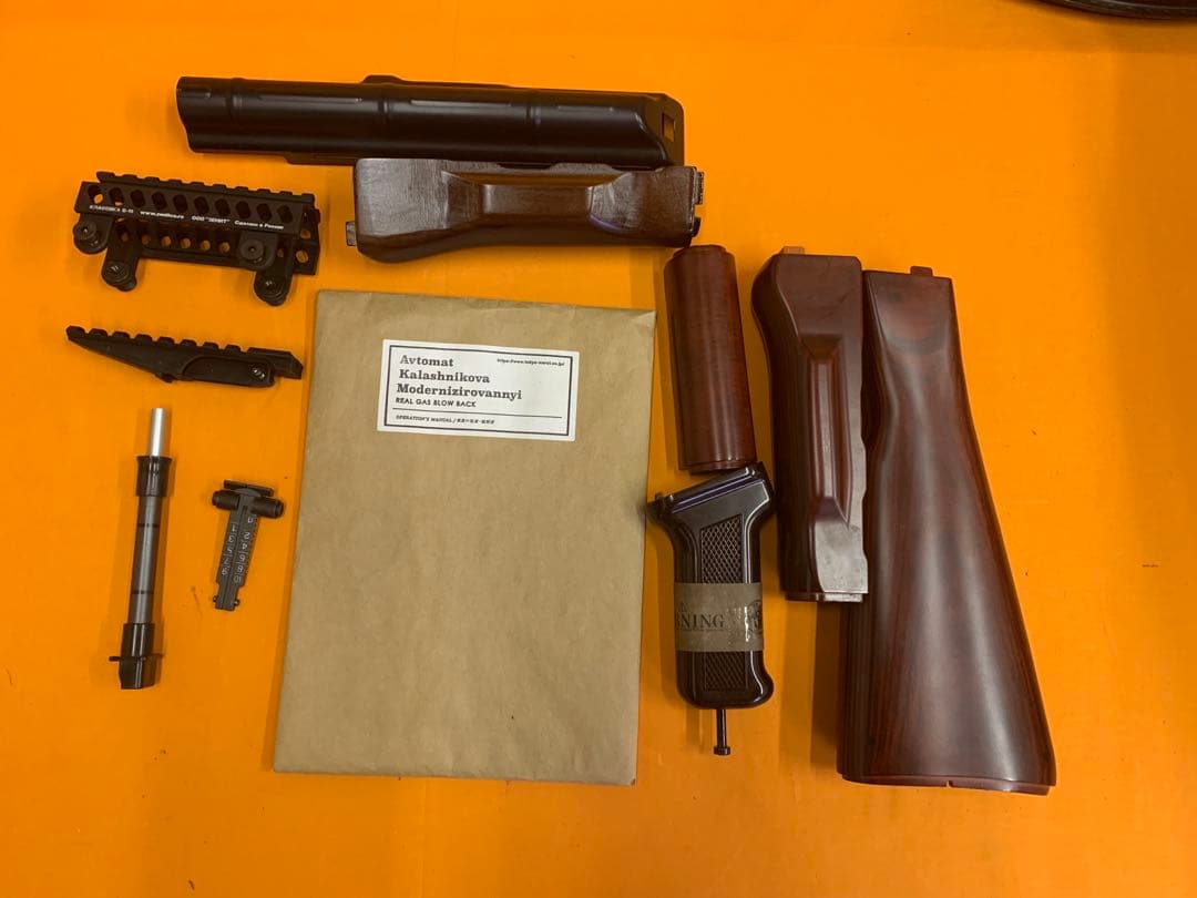 東京マルイ AKM ガスブロ木製ストック ハンドガード 付き　予備マガジン2本