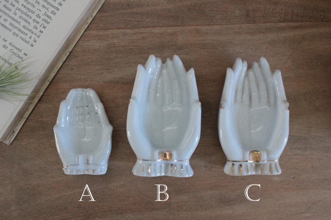 【A】ホワイトハンドモチーフ/Made in Japan /陶器製・小物入れ