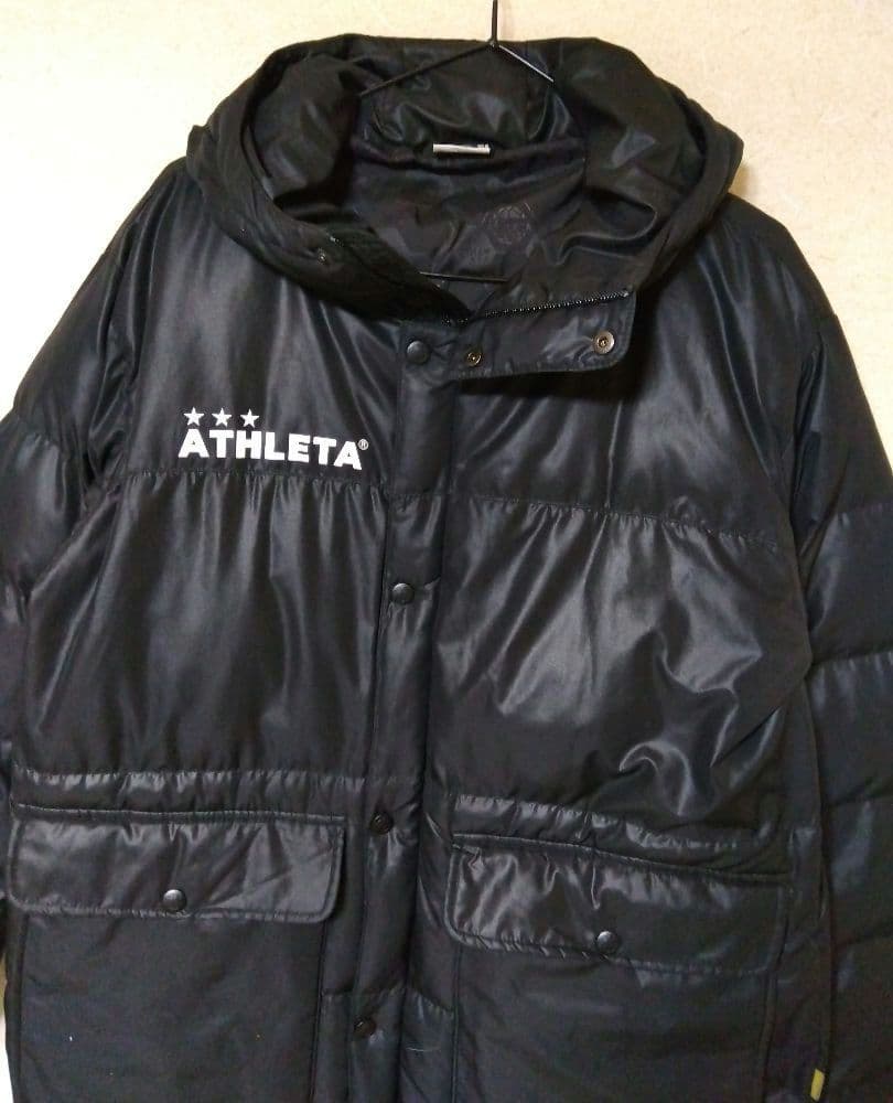 ATHLETA　ベンチコート　黒　アウター　アスレタ　コート　サッカー　ウェア