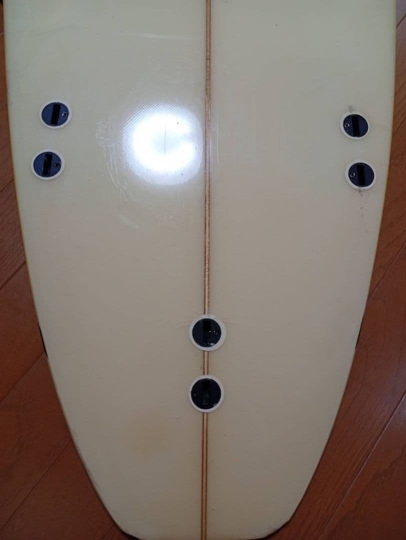 ファンボード クリーム色 ストライプデザイン　コナウィンドミッドレンジ