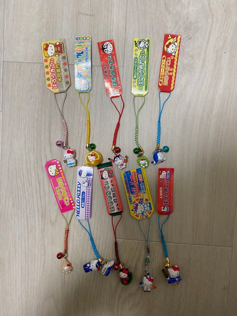 ご当地キティまとめ売り 124個