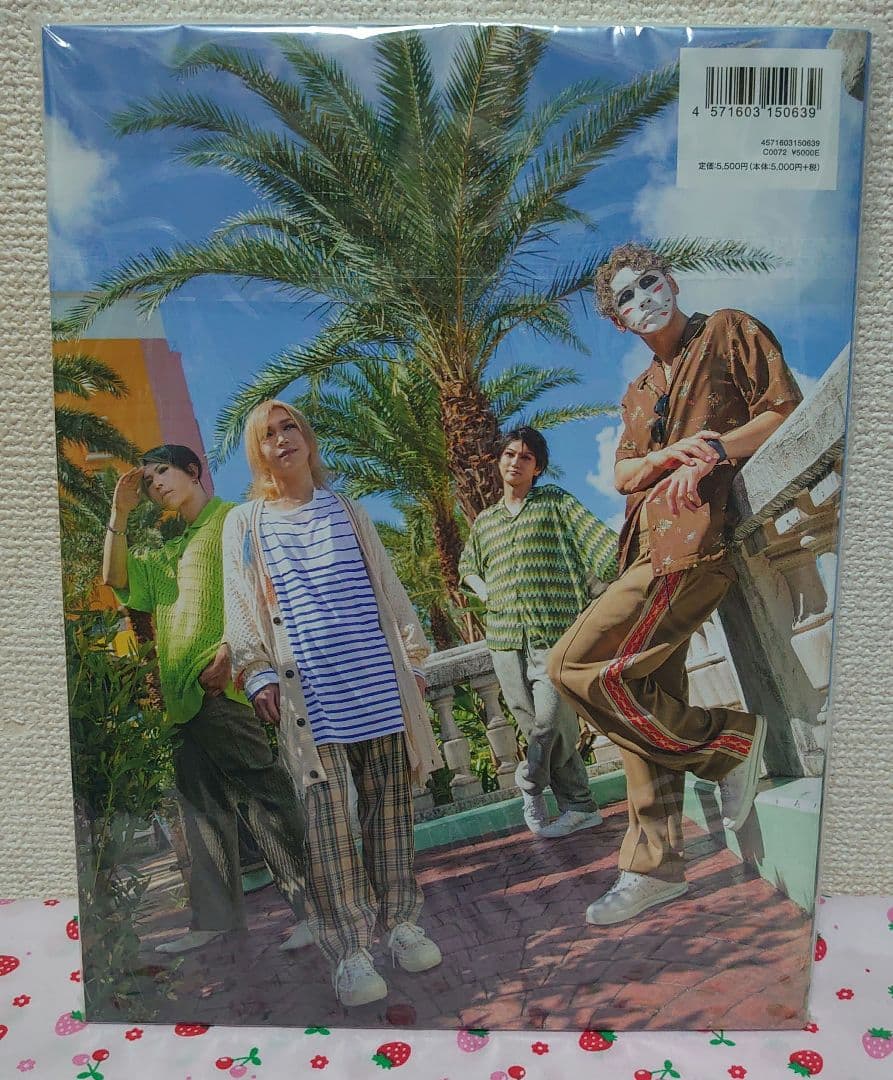 ゴールデンボンバー 20周年アニバーサリー写真集 「たぶん最初で最後の写真集」