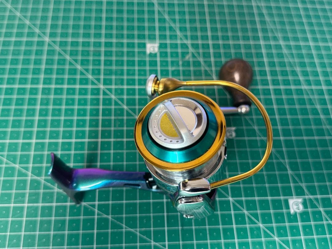 ダイワ　エギング用スピニングリール　エメラルダス2506