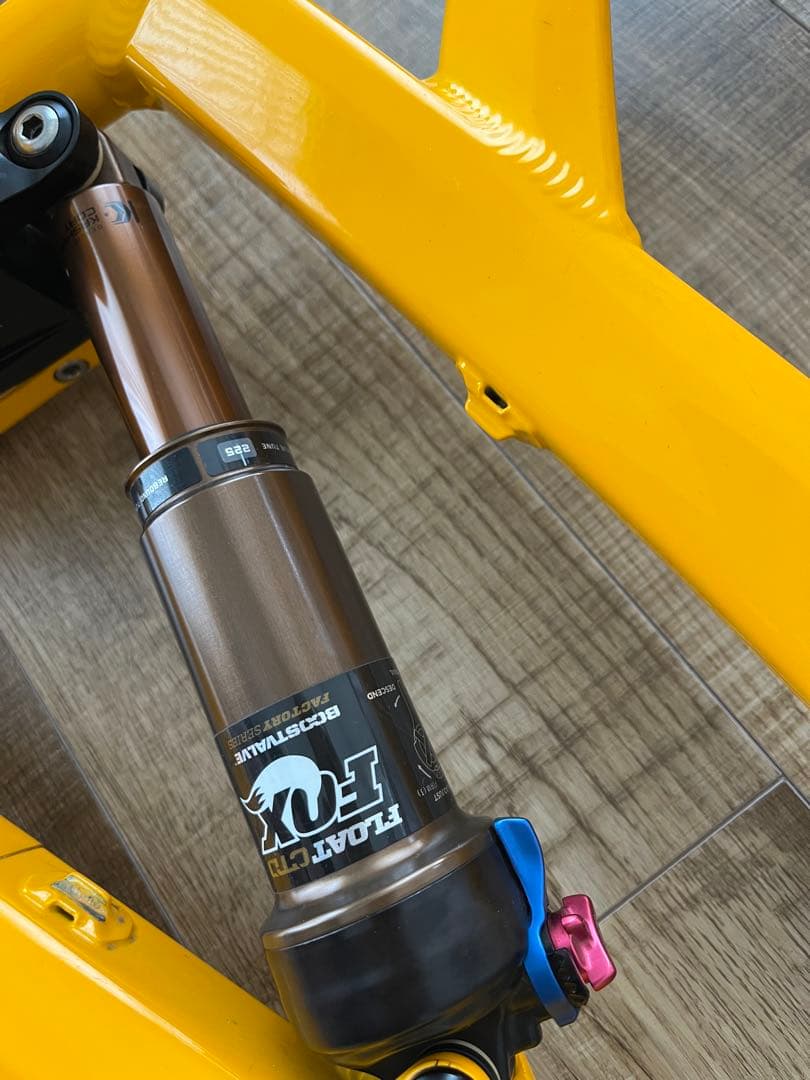 YETI イエティ SB 66 イエロー