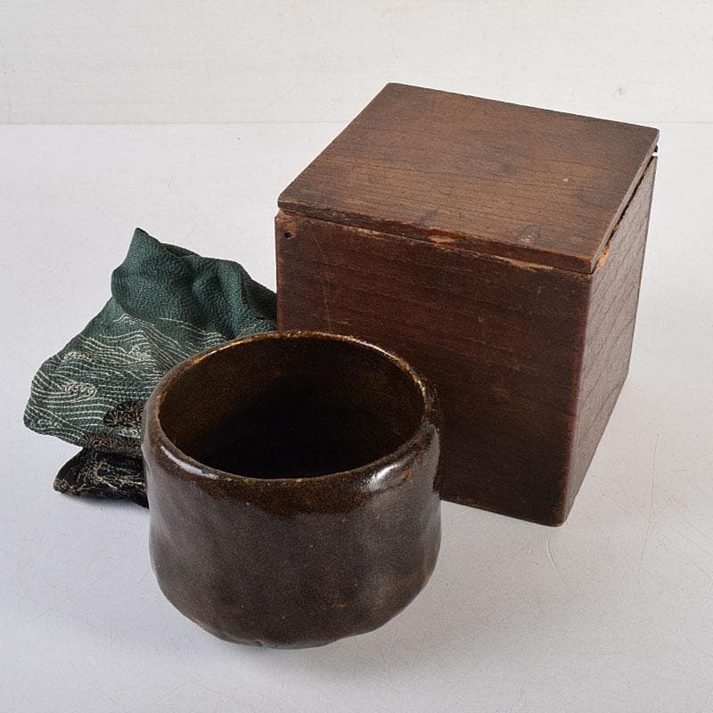 茶道具　瀬戸焼　瀬戸黒茶碗　時代箱　M　R8848