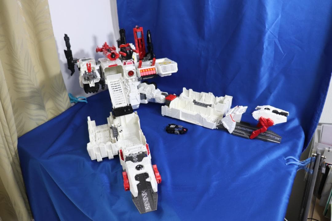 トランスフォーマー　ジェネレーションズ　TG-23 メトロプレックス