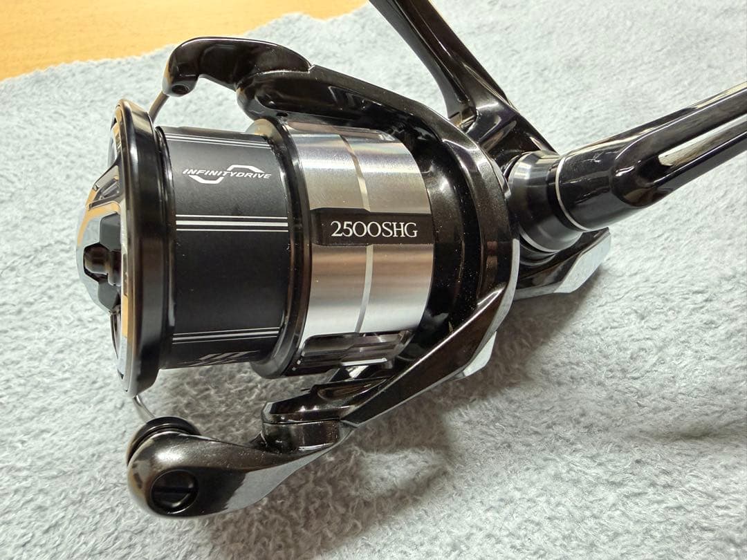 シマノ　23ヴァンキッシュ 2500SHG 美品