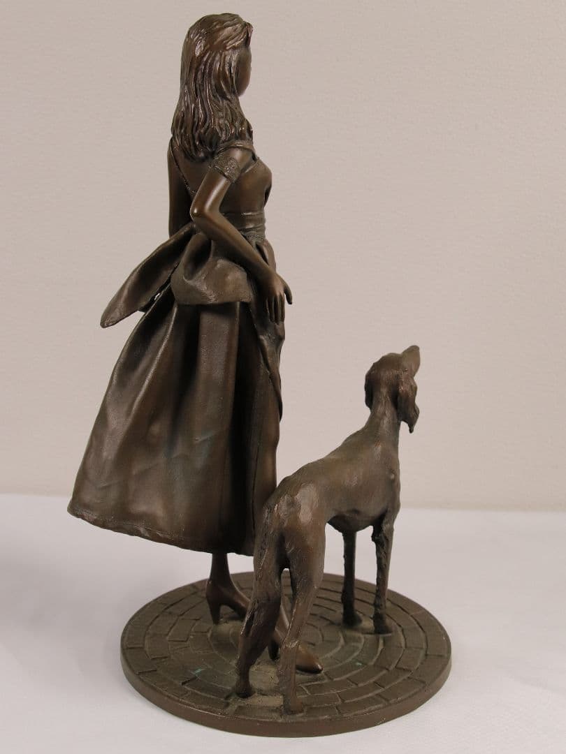 高岡銅器 ブロンズ像「街角」高さ33cm 美人像 女性 犬 洋風置物 M879