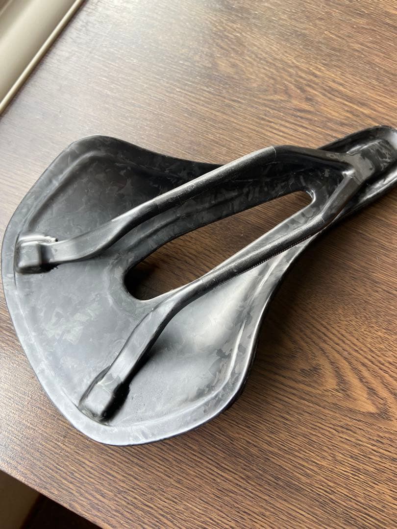 TNI 3D カーボンサドル