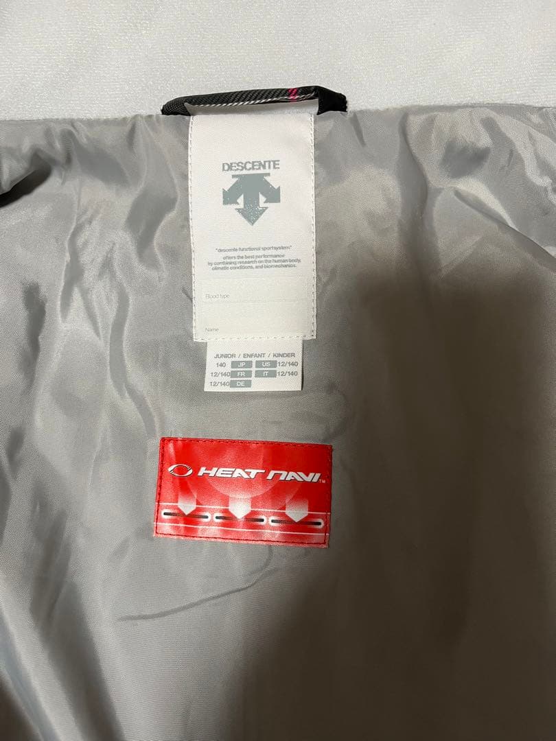 DESCENTEスキーウェア　スノボーウエア