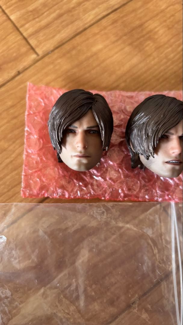 バイオハザード　レオン　RE4 ホットトイズ　DAM TOYS バイオハザード４