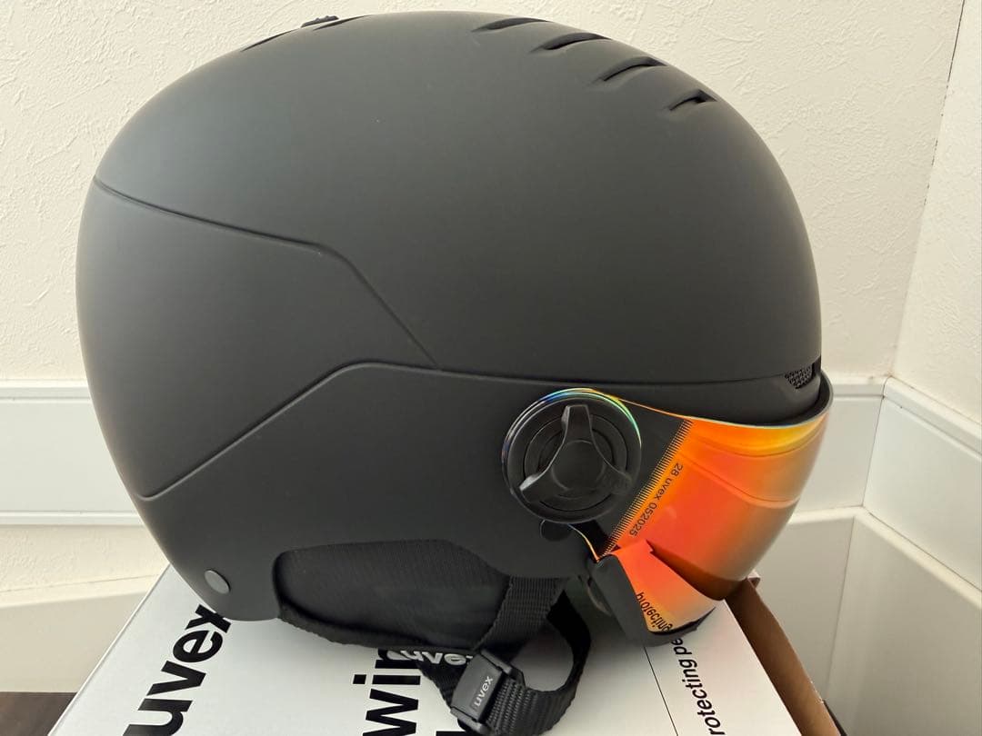 uvex バイザーヘルメット 58-61 スノーボード　スキー ヘルメット