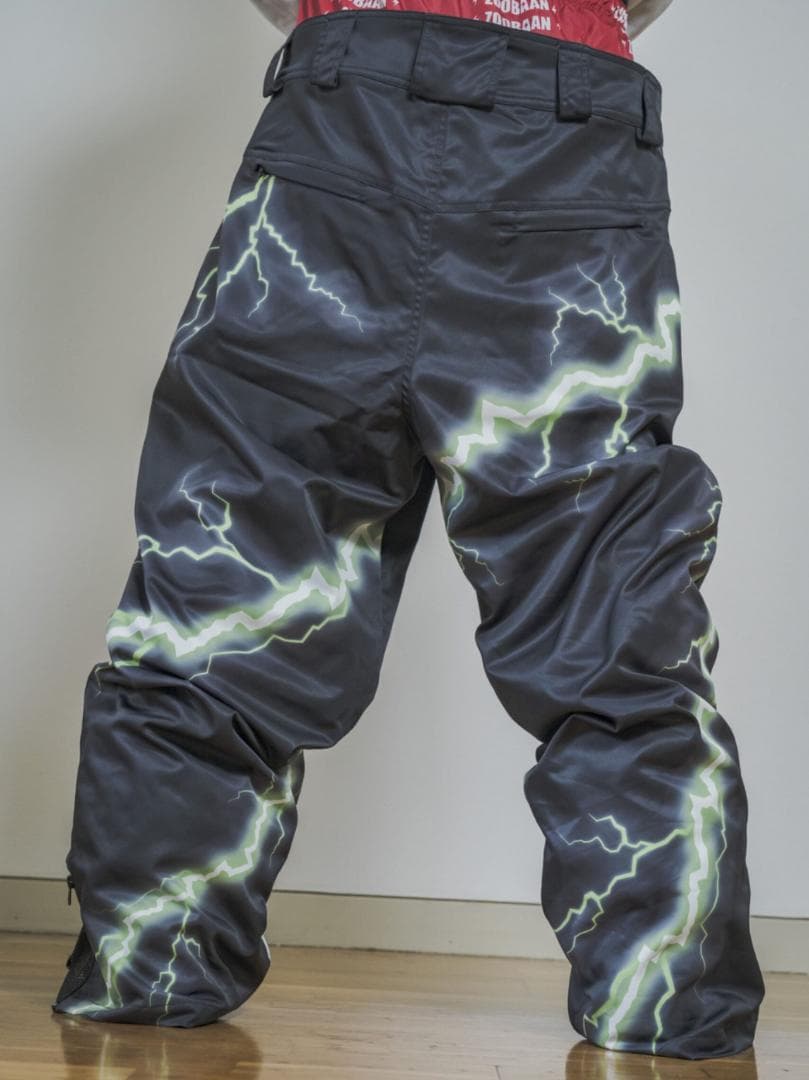 ZOOBAAN-WEAR上下セットアップ　ＸＬサイズ　新品未使用 スノーボード