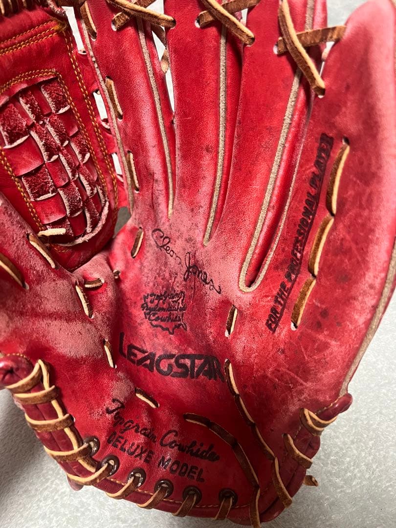 津田恒実　グローブ