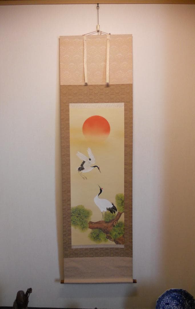 掛け軸 美峰 旭日双鶴 絹本 希少 軸装 茶道具 掛軸 美品 です。