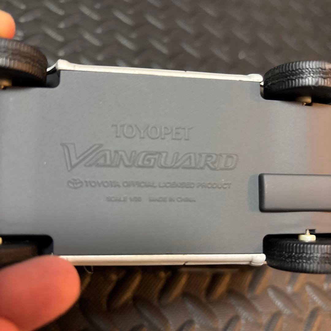 トヨタ Vanguard ミニカー 1/43