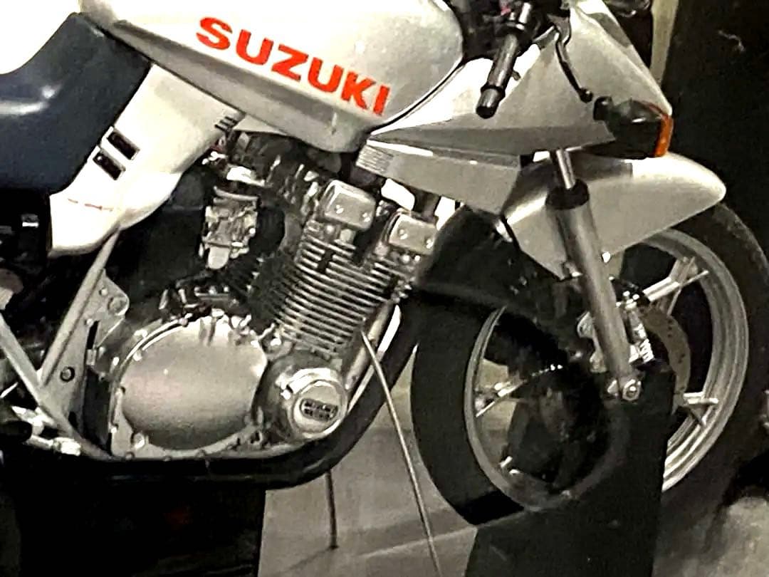 【新品未開封未展示品】絶版限定オートアートスズキ★GSX1100S刀1/12