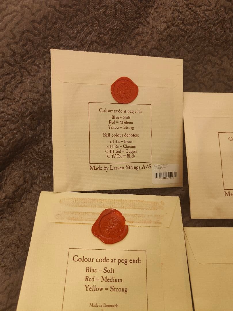新品 チェロ弦6本+おまけ LARSEN STRINGSラーセンフルセット