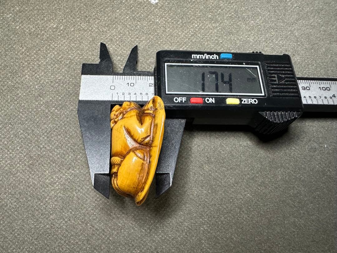 極上　鬼根付　天然素材　アンティーク　和彫　置物　骨董　飾り物　古美術品