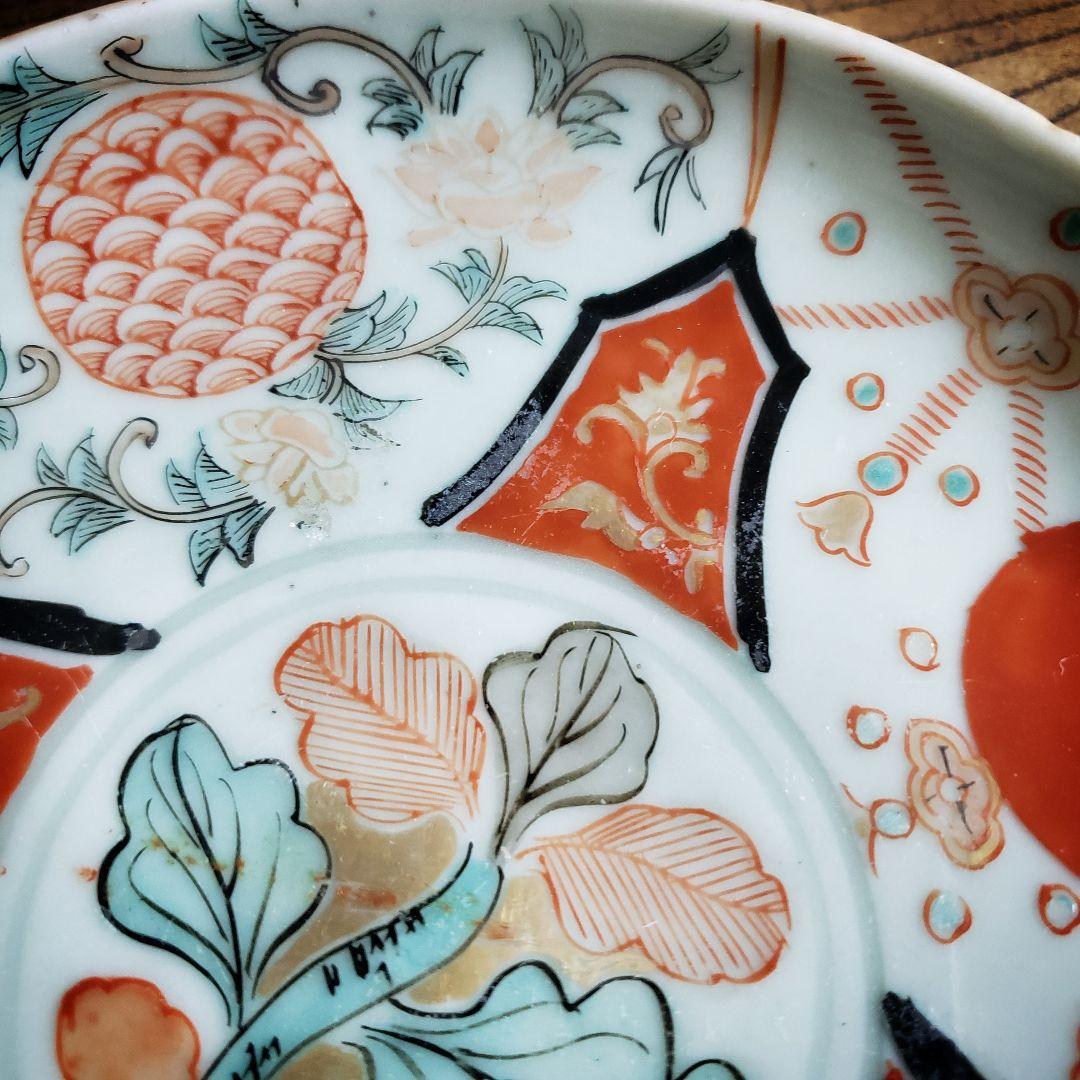 古伊万里　色絵付　中皿　赤絵　薄緑　草文様　希少図　明治　イ号　縁チップ