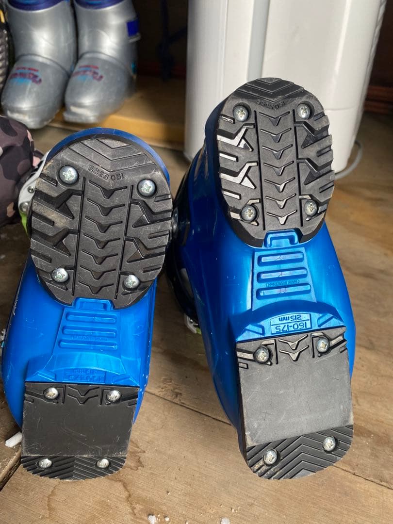 エマです。 スキー板、靴セット