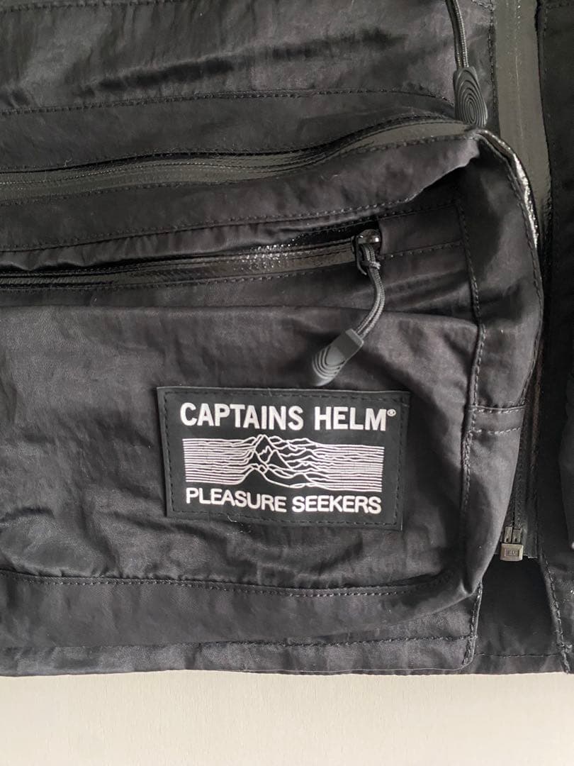 新品未使用　グリップスワニー×キャプテンズヘルム　ウォータープルーフベスト L