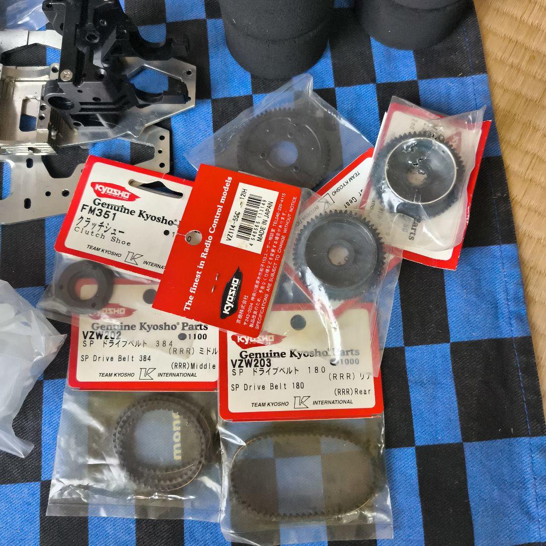 京商　V-One RRRエボ　エンジンカ―　コンバ−ジョン使用