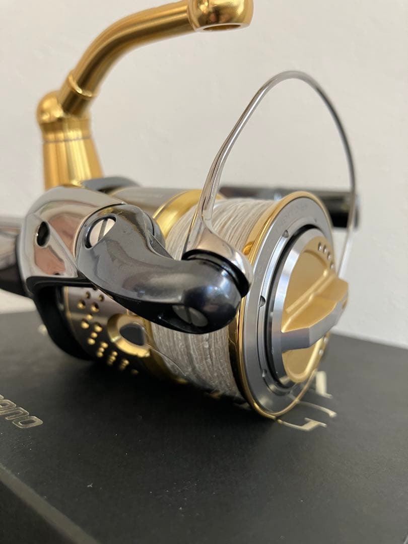 【極美品】SHIMANO STELLA C3000HG #10ステラ 2500