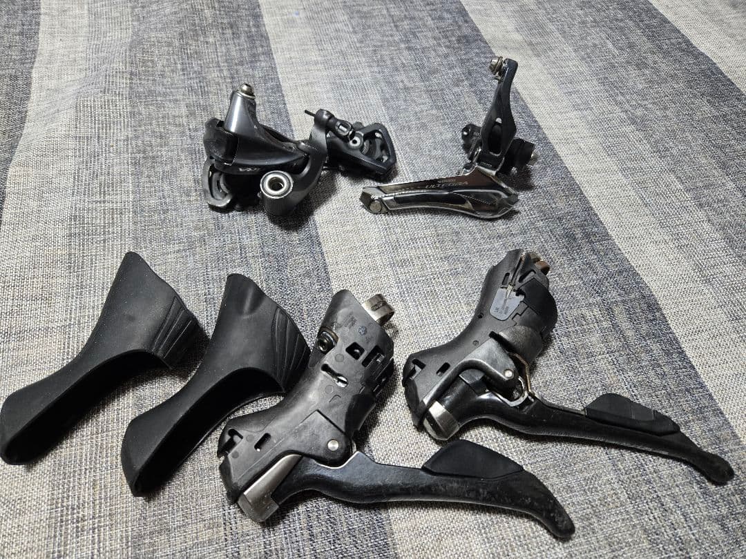 土日特別値下げ　シマノ ULTEGRA シフター・ディレイラーセットR6800