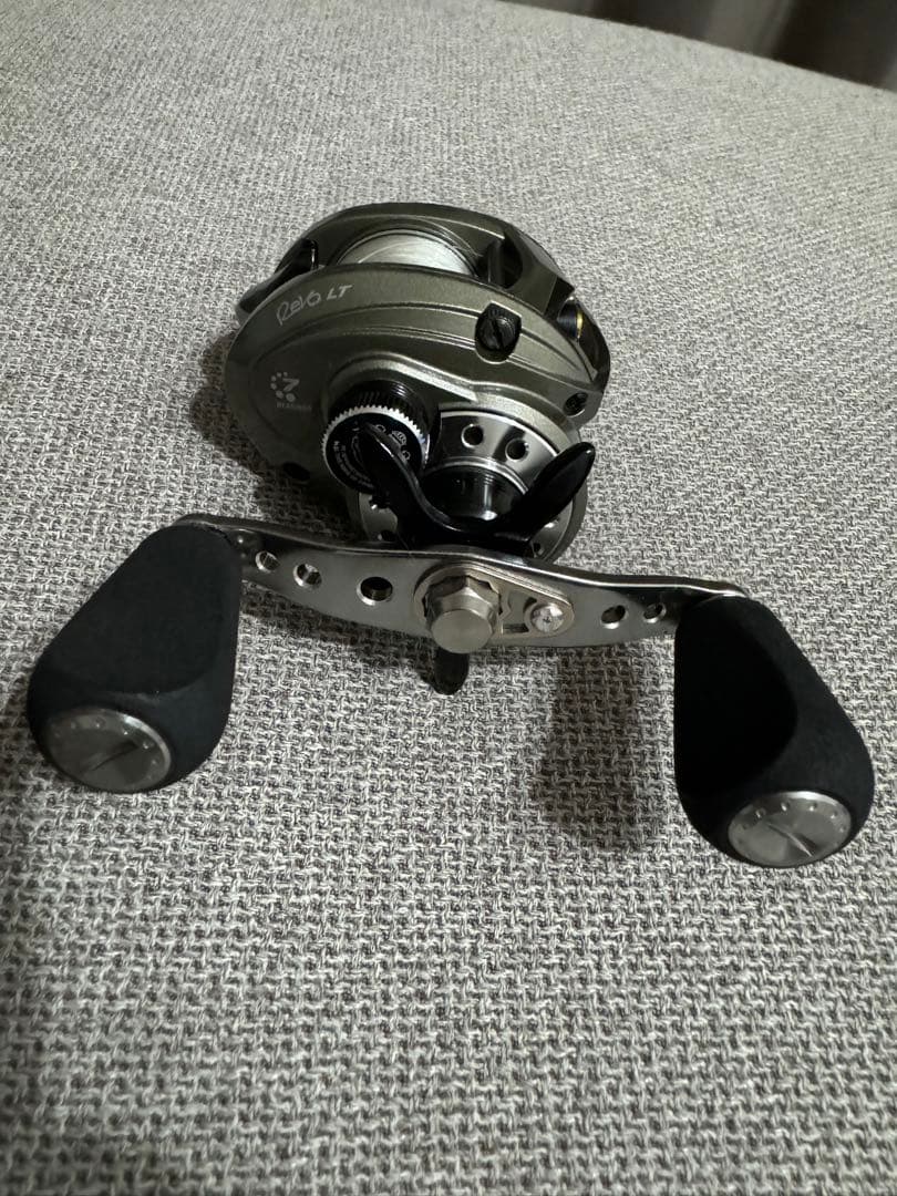 美品 大人気‼︎ AbuGarciaレボ LT REVO LT右 アブガルシア