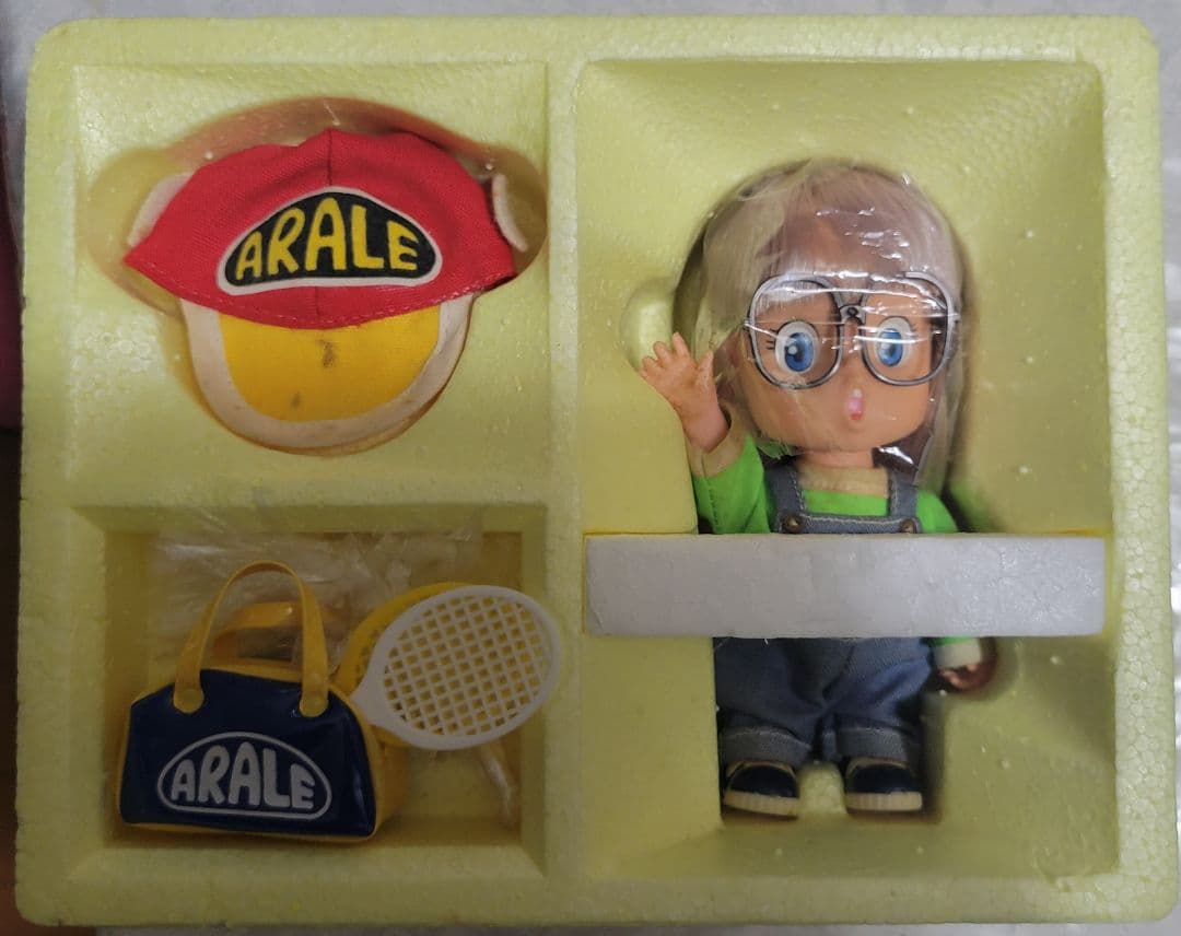 Dr.スランプ アラレちゃん人形。