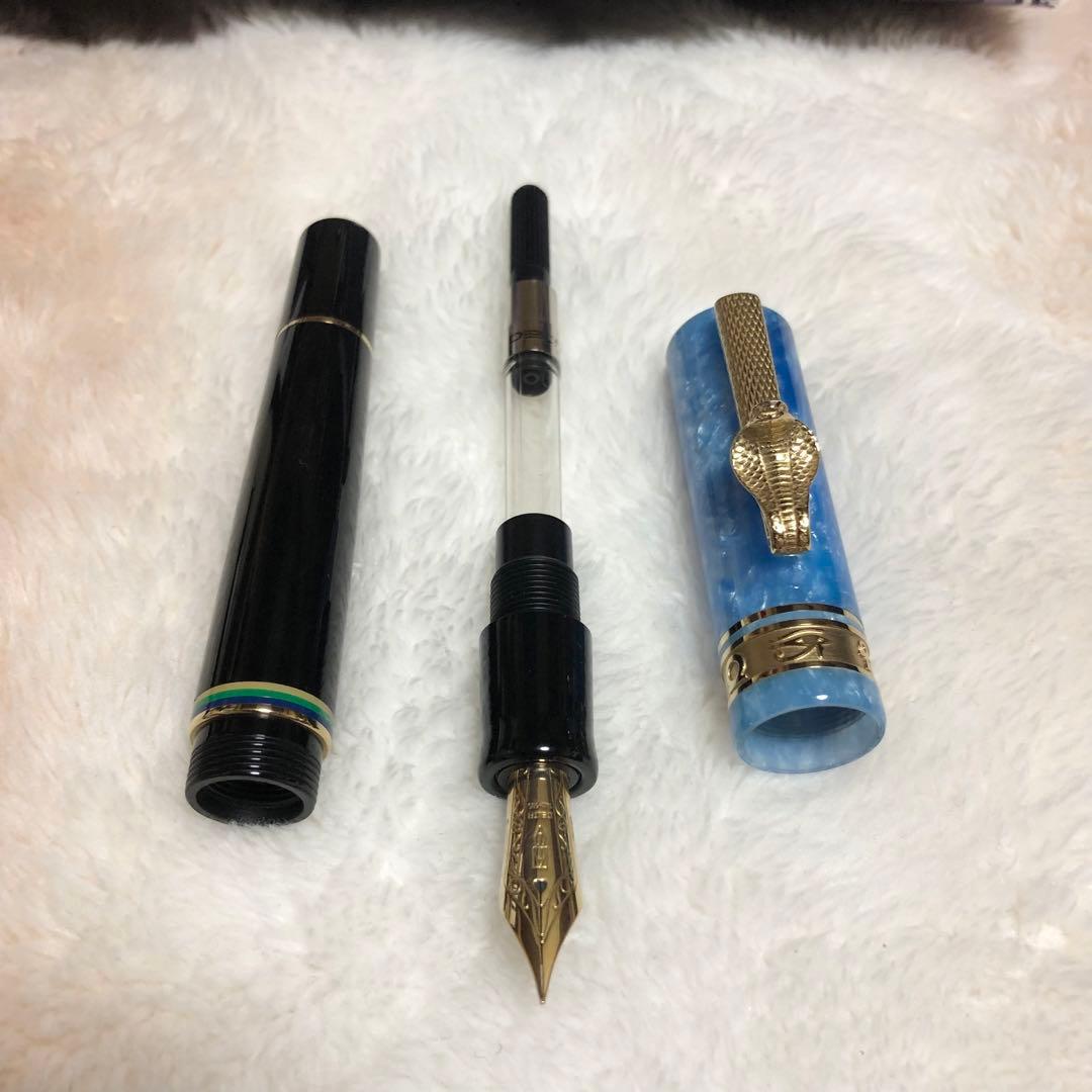 ☆新品 未使用 DELTA デルタ 万年筆 ネフェルティティ ニブF☆