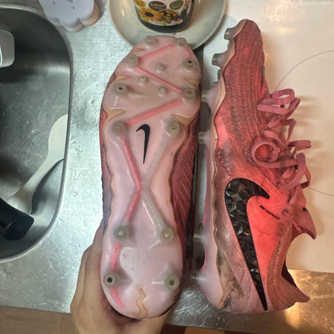 Nike ピンク サッカーシューズ スパイク PhantomGX2 AG