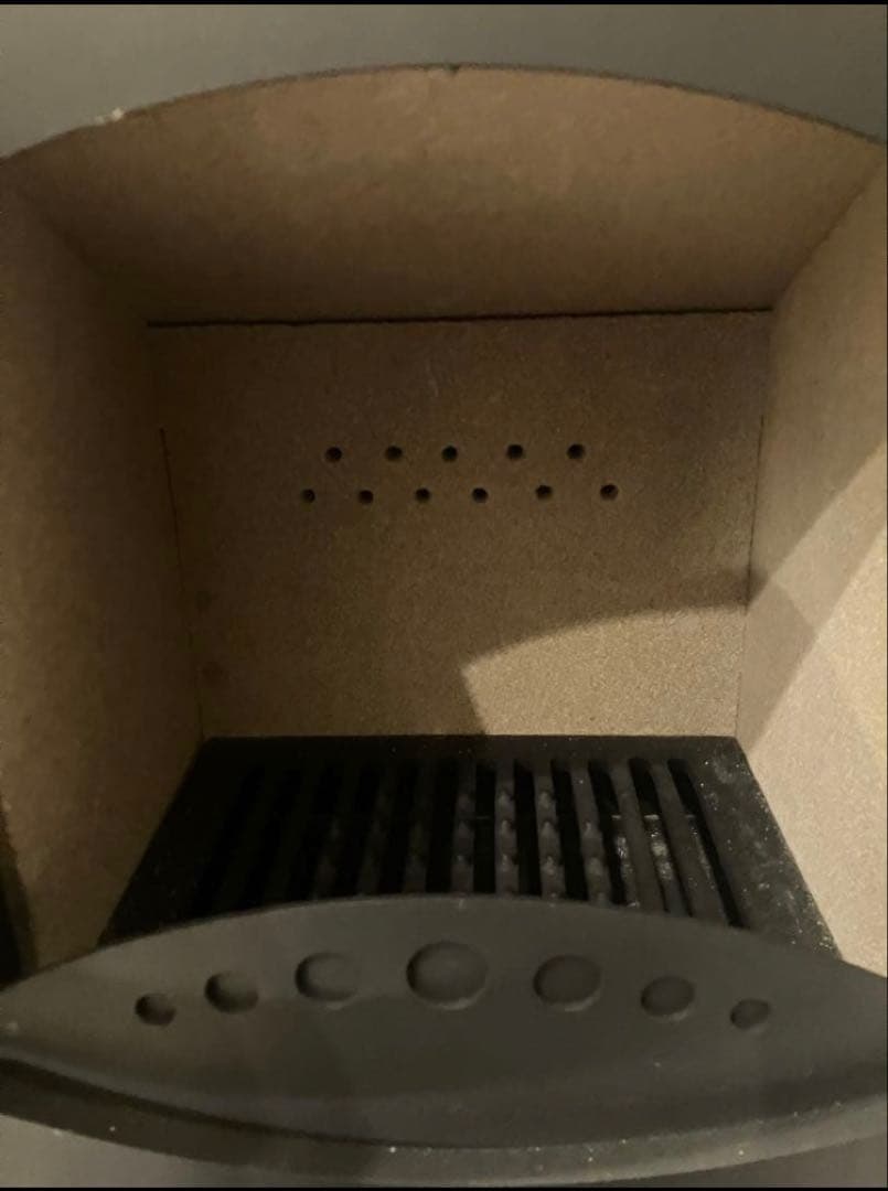 新品未使用　鋼鉄製　薪ストーブ　北欧風