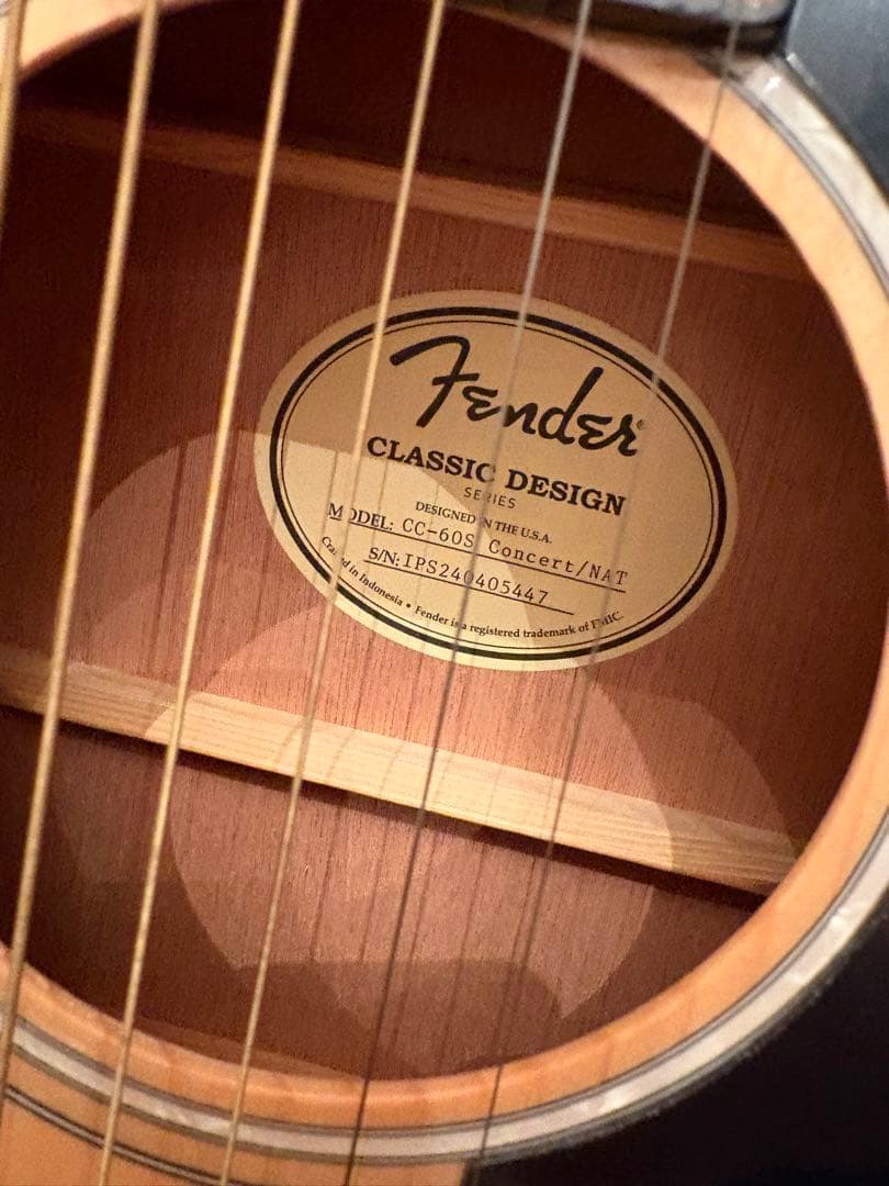 【美品】Fender アコースティックギター　ギターケース・カポ付属