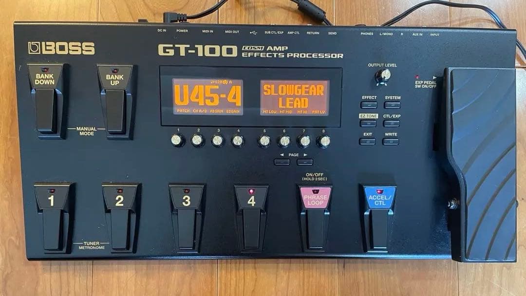 美品BOSS GT-100 ギターエフェクター 専用ケース付き