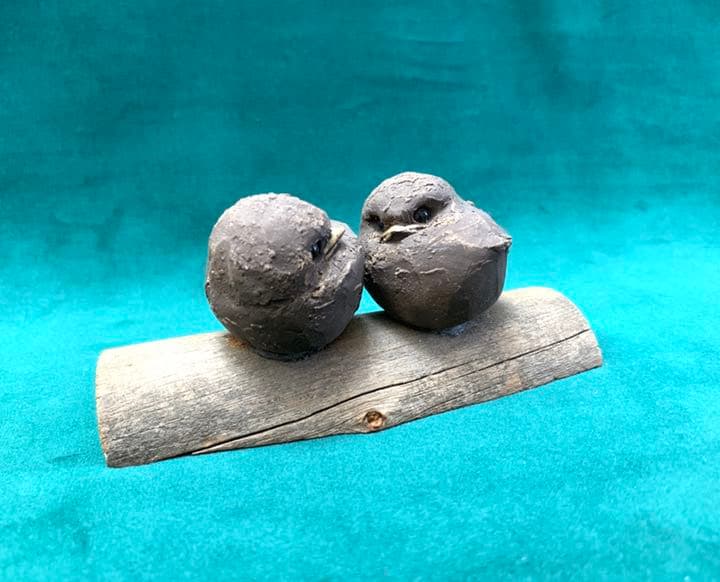 小鳥の置物（鹿骨製)、美術工芸品