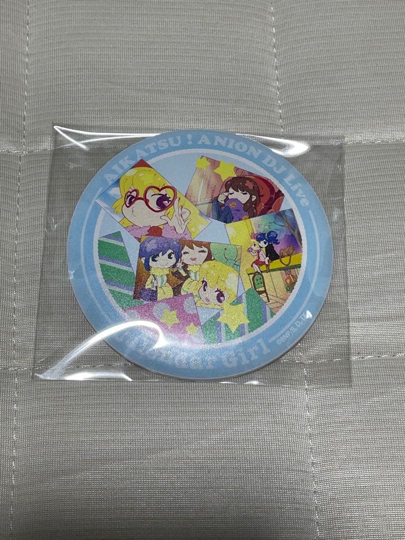 アイカツ　アニON　　カレンダーガール　マグネット付きバッジ
