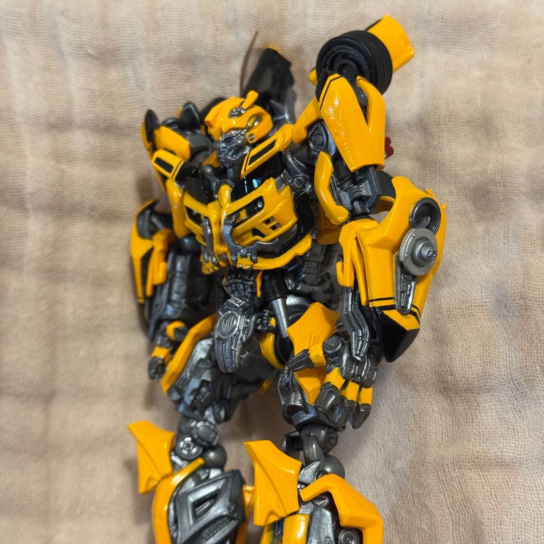 リボルテック　トランスフォーマー　バンブルビー