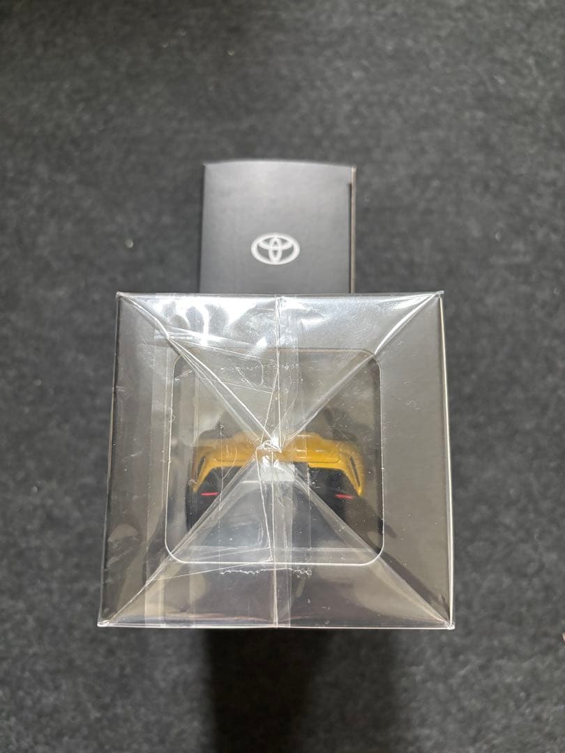 クラウンスポーツ　カラーサンプル　プルバックカー　マスタード