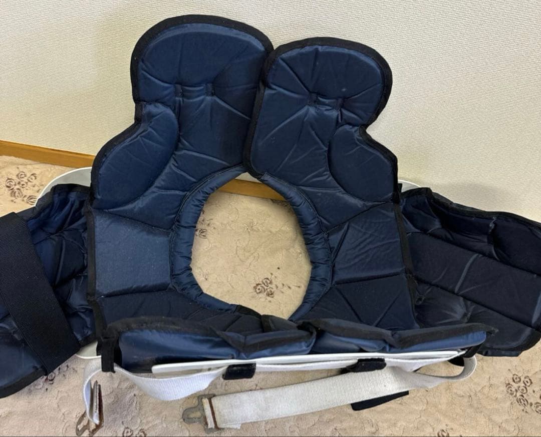 アメフト　アイスホッケー　ショルダー　防具　ダグラス