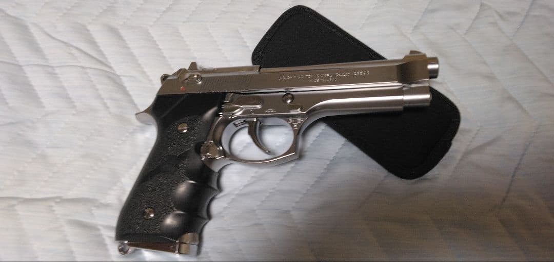 東京マルイ　M92F ガスブローバック　シルバー ブラック