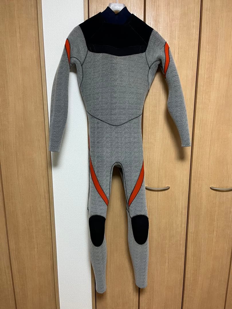 XCEL セミドライ　ウェットスーツ 黒✖️ 赤　5mm