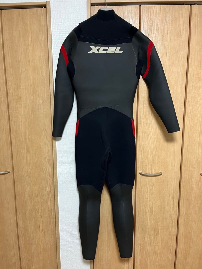 XCEL セミドライ　ウェットスーツ 黒✖️ 赤　5mm
