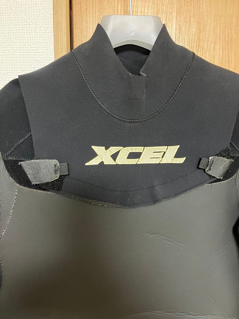 XCEL セミドライ　ウェットスーツ 黒✖️ 赤　5mm
